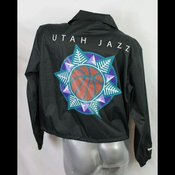 NEW MITCHELL AND NESS UTAH JAZZ JACKET HWC WOMENS MEDIUM $100 MSRP CROPPED BLACK - Picture 2 of 10